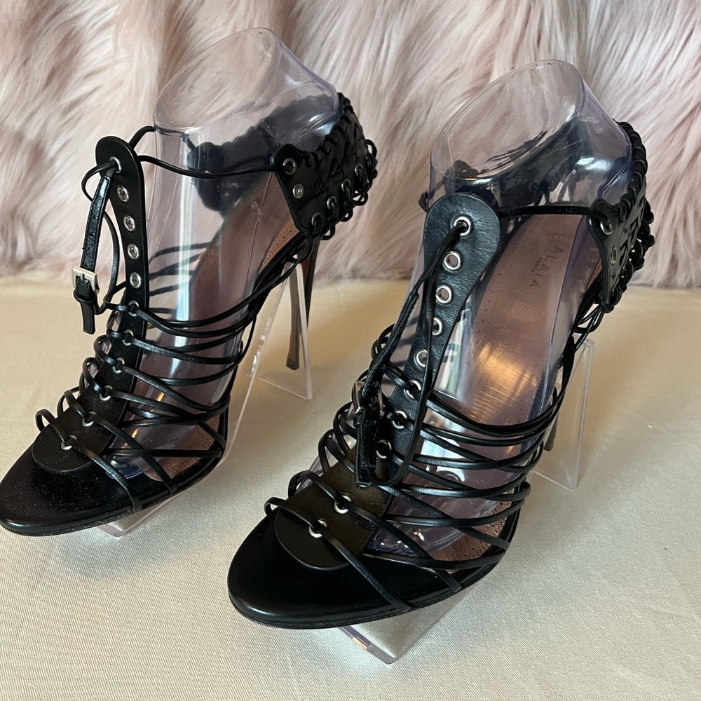 Alaia Black Leather Whipstitch & Eyelet Strappy Sandals SZ 39.…